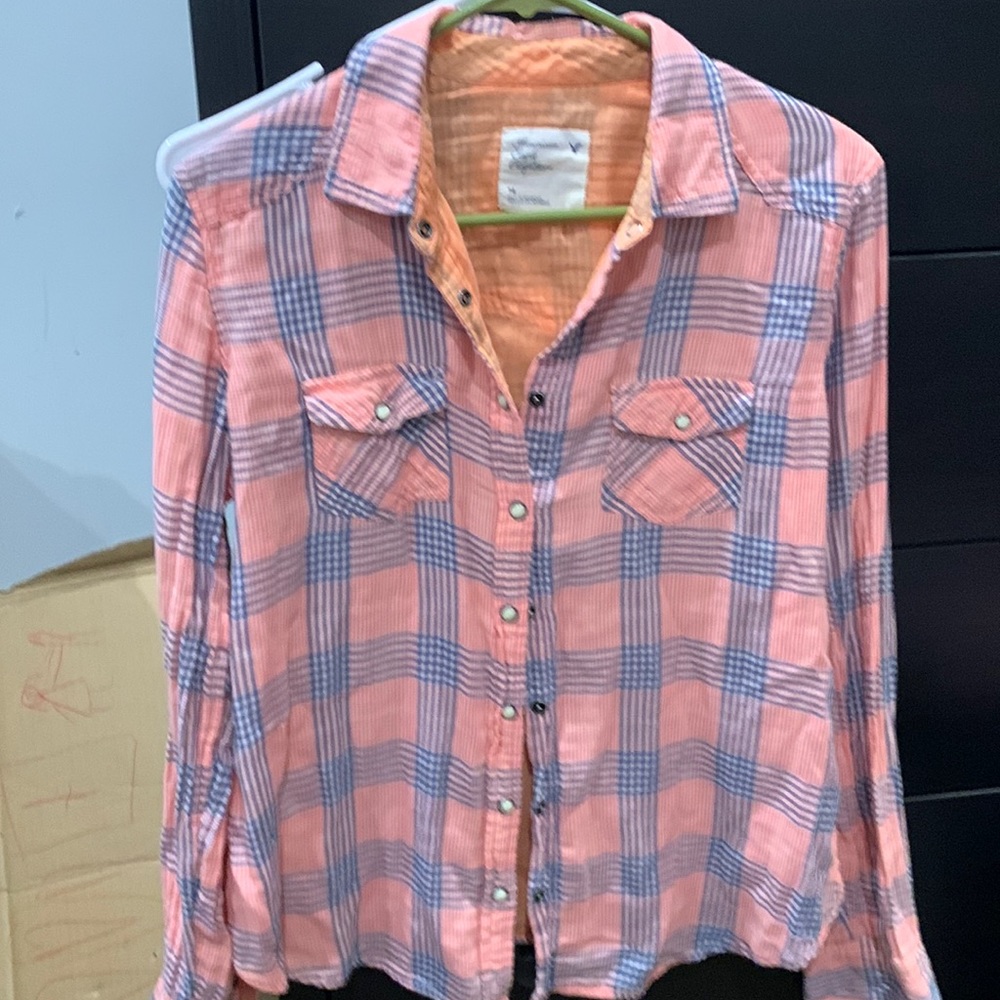 Very cute American eagle outfitters shirt